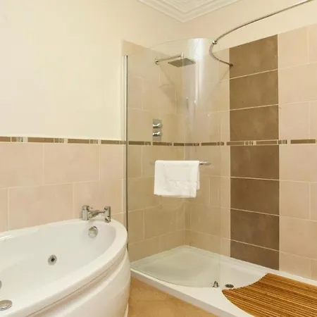 Ben House Holiday home *